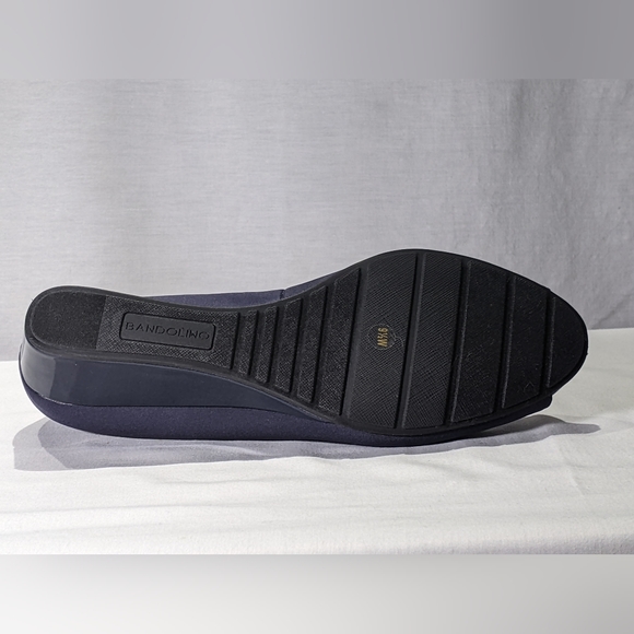 NEW Bandolino Womens Peep Shoe Navy - Picture 3 of 3